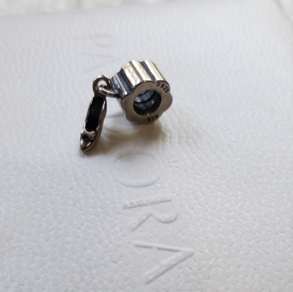 Authentic Pandora Stiletto Shoe retired charm - Picture 5 of 8